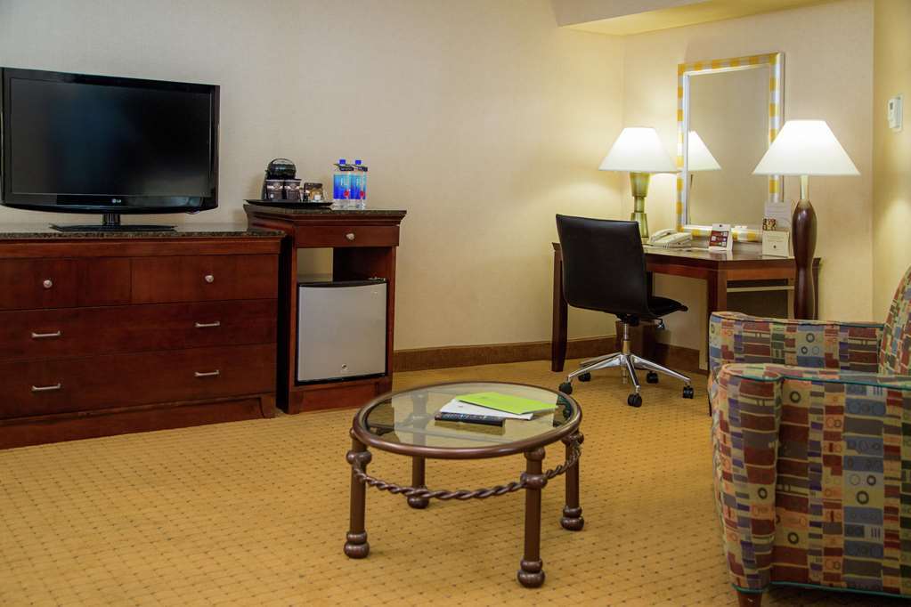 Doubletree By Hilton Modesto Hotel Room photo